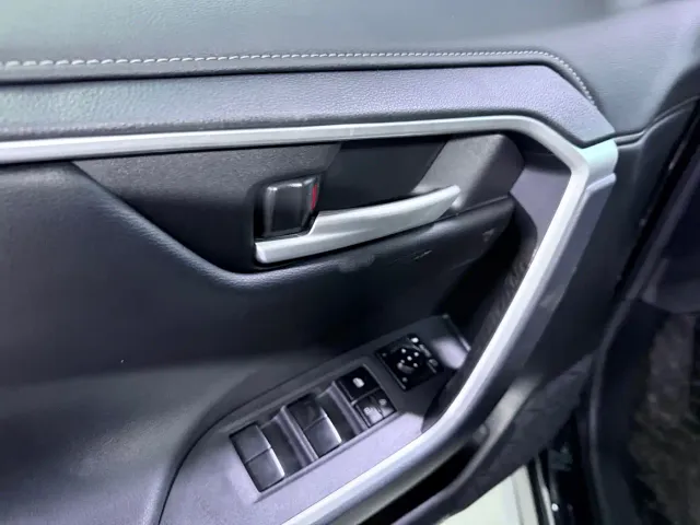 Toyota Wildlander — Фото автомобиля 9