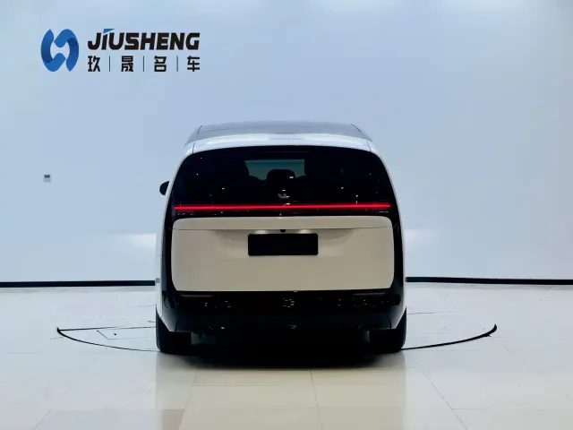 Li Auto MEGA — Фото автомобиля 4