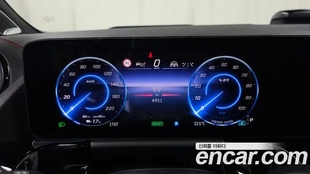 Mercedes-Benz EQA — Фото автомобиля 8
