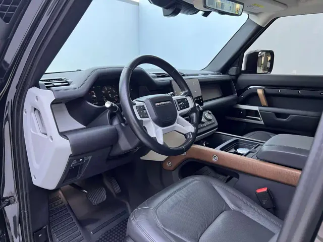 Land Rover Defender — Фото автомобиля 3