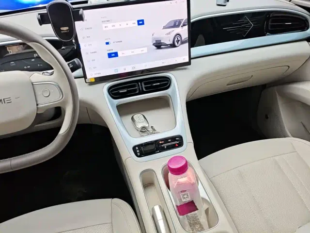 Geely Starry Wish — Фото автомобиля 12