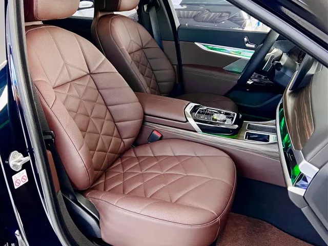 BMW 7 Series — Фото автомобиля 8