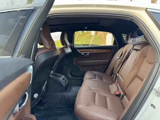 Volvo S90 — Фото автомобиля 10