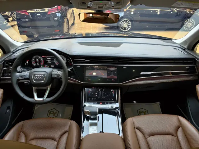 Audi Q7 — Фото автомобиля 14