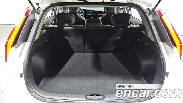 Kia Niro New — Фото автомобиля 22