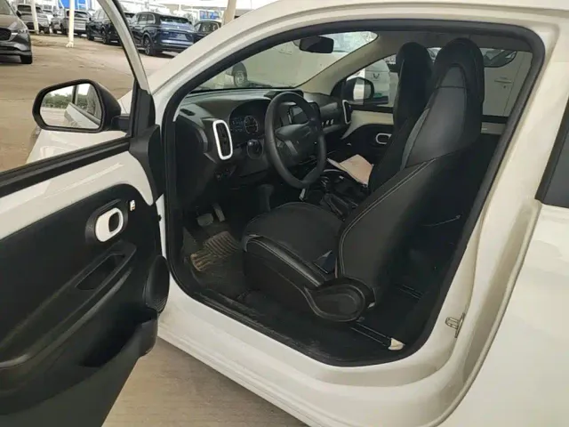 Roewe Clever — Фото автомобиля 15