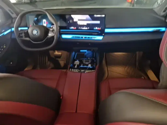 BMW i5 — Фото автомобиля 9