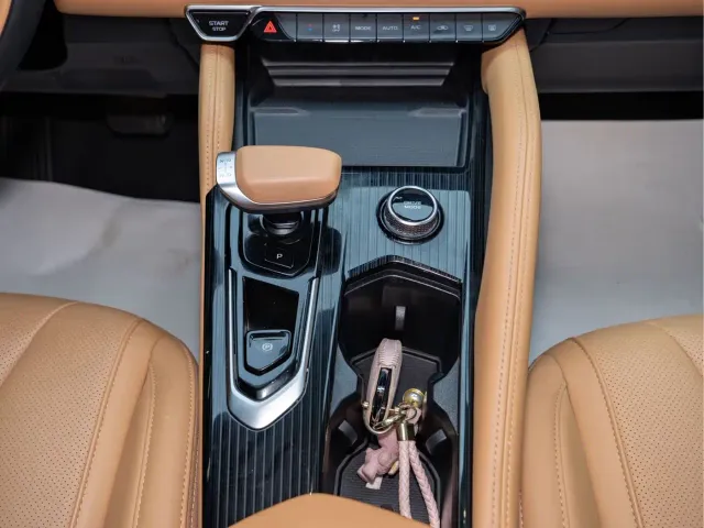 Geely Xingyue L — Фото автомобиля 21
