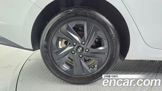 Hyundai AVANTE Avante (CN7) — Фото автомобиля 5
