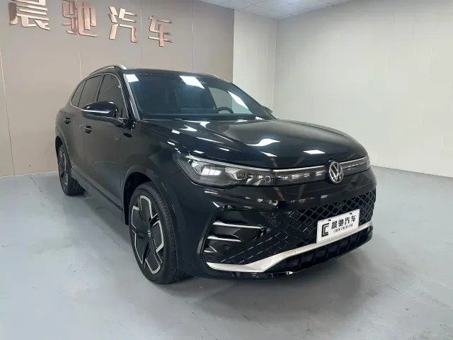 Volkswagen Tiguan L — Фото автомобиля 3