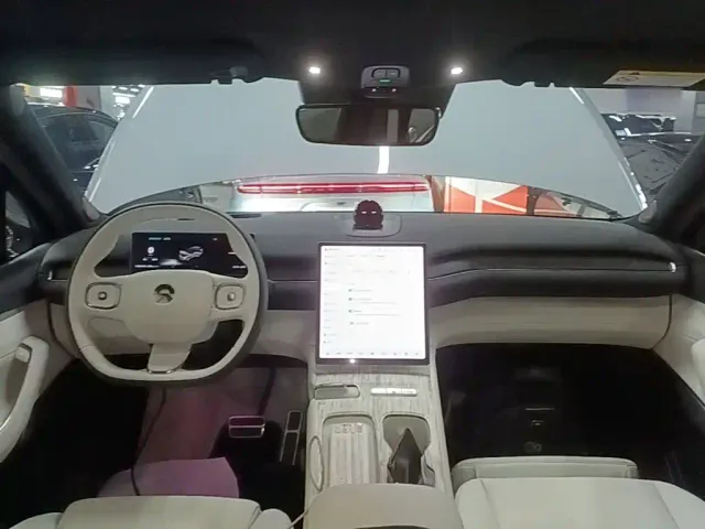 Nio ES7 — Фото автомобиля 9