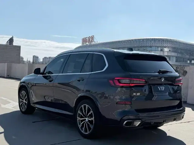 BMW X5 — Фото автомобиля 8