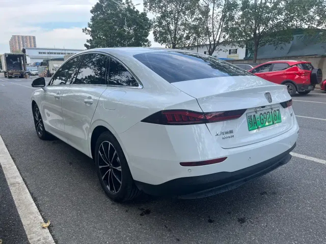 Roewe D7 — Фото автомобиля 6