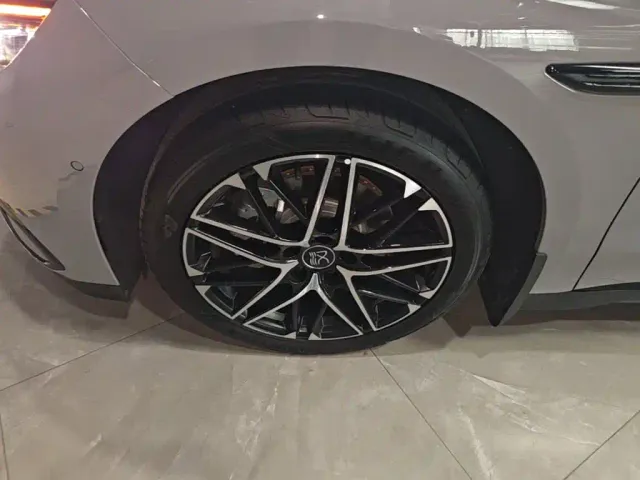 BYD Han — Фото автомобиля 21