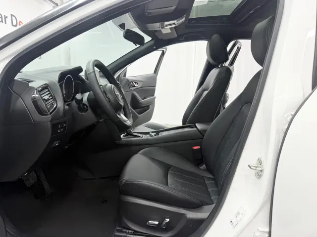 Mazda CX-4 — Фото автомобиля 7