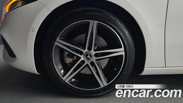 Mercedes-Benz A-Class W177 — Фото автомобиля 5