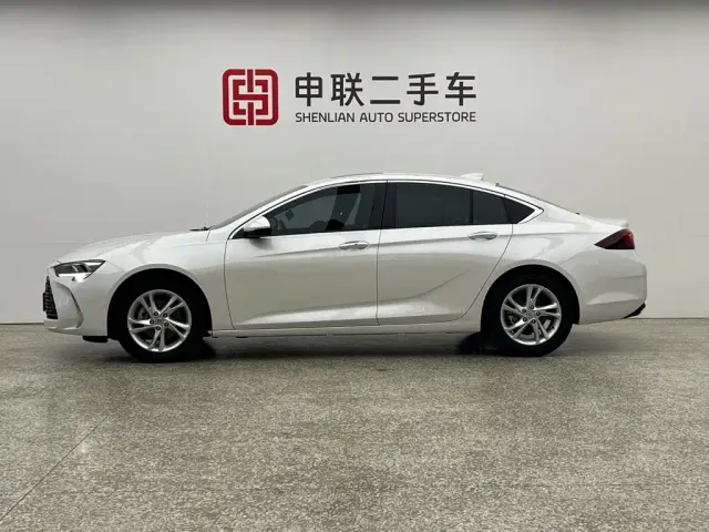 Buick Regal — Фото автомобиля 3