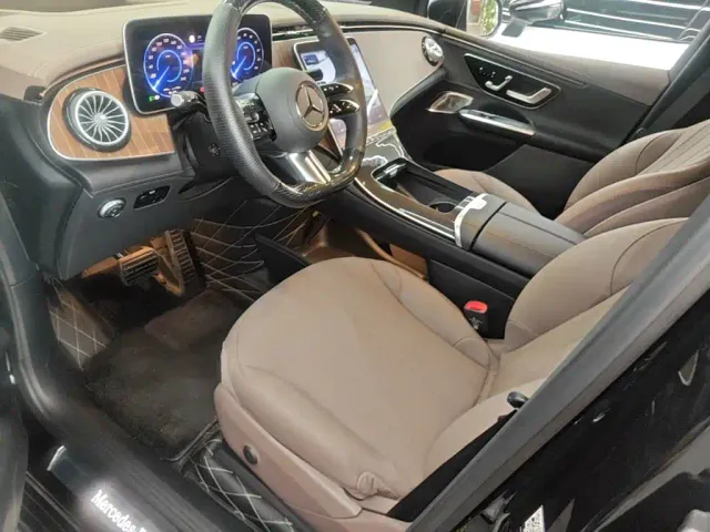 Mercedes-Benz EQE SUV — Фото автомобиля 14
