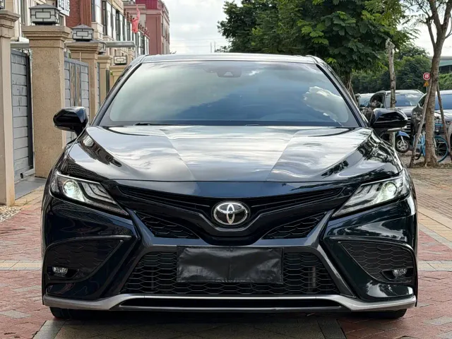 Toyota Camry — Фото автомобиля 2