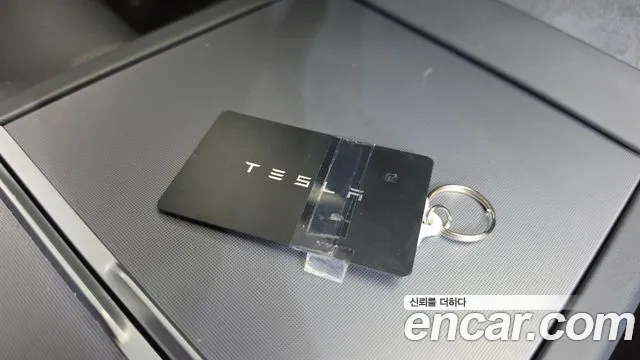 Tesla Model 3 — Фото автомобиля 22