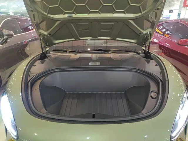 Xiaomi SU7 — Фото автомобиля 19
