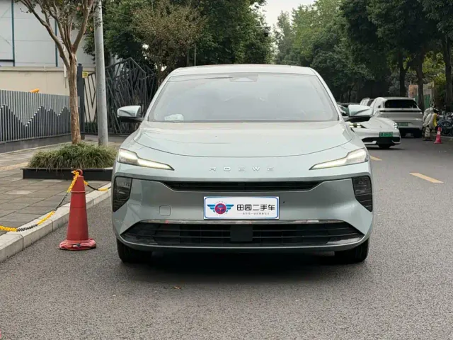 Roewe D6 — Фото автомобиля 2