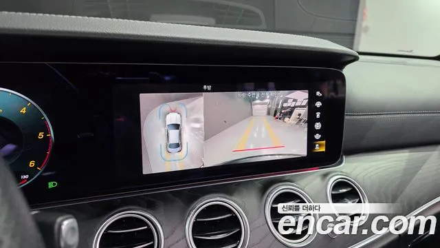 Mercedes-Benz E-Class — Фото автомобиля 17