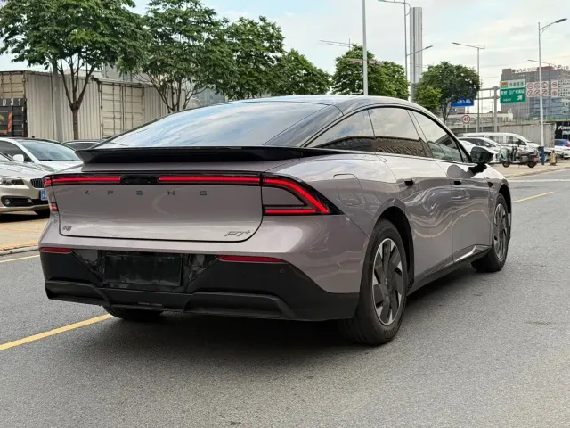 Xpeng P7+ — Фото автомобиля 7