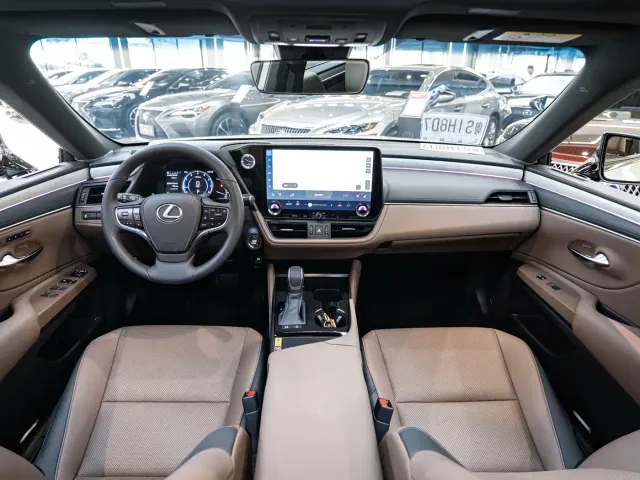 Lexus ES — Фото автомобиля 13