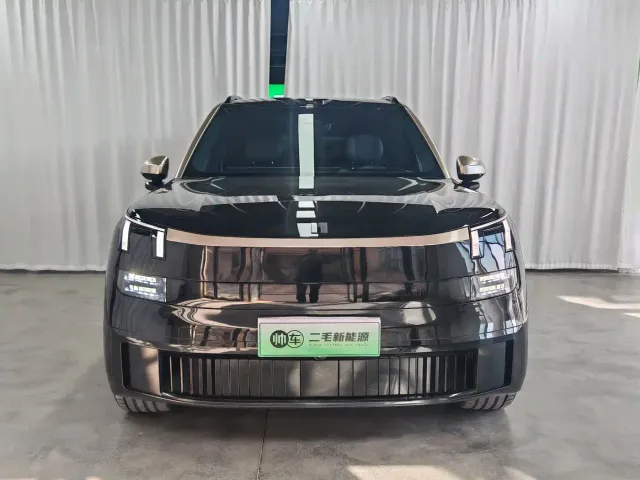 Lynk & Co 900 — Фото автомобиля 2