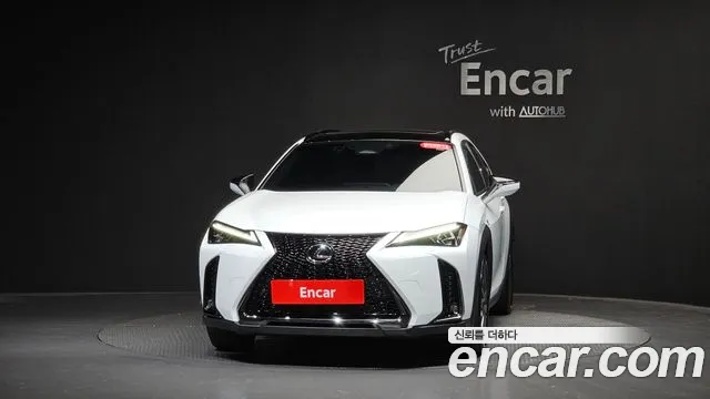 Lexus UX UX300h — Фото автомобиля 3