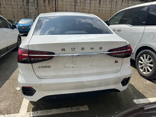 Roewe i5 — Фото автомобиля 8
