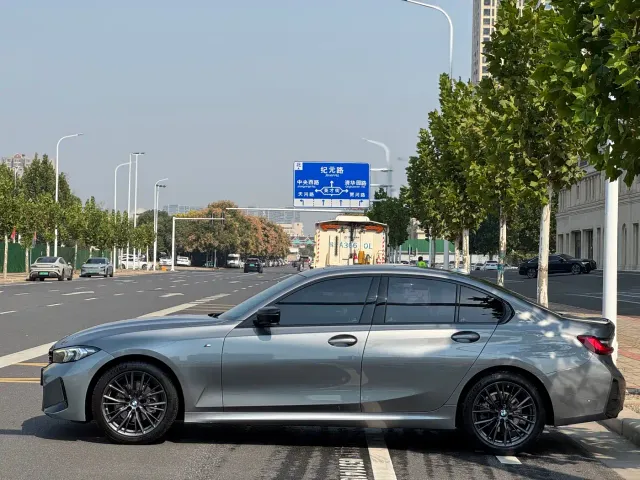 BMW 3 Series — Фото автомобиля 3