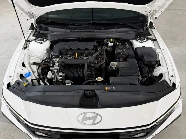Hyundai Elantra — Фото автомобиля 10