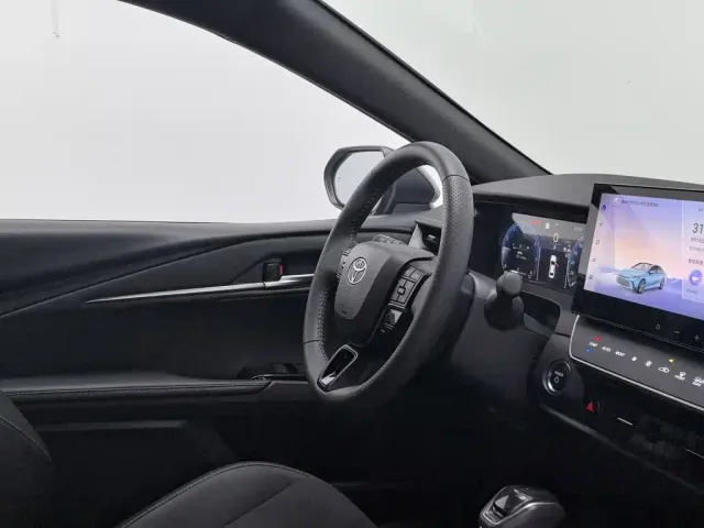 Toyota Camry — Фото автомобиля 22