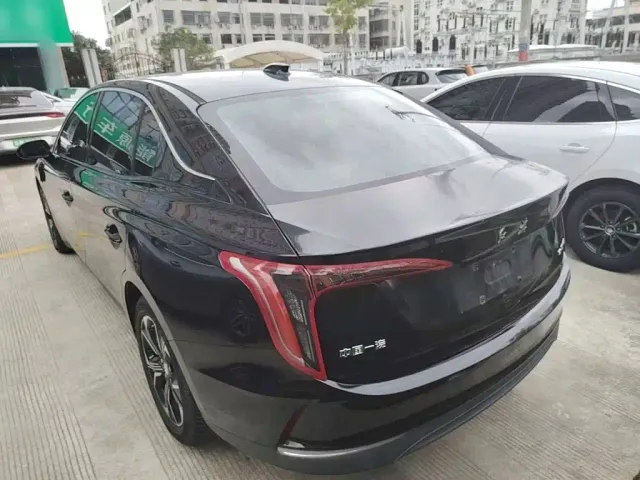 Hongqi E-QM5 — Фото автомобиля 4