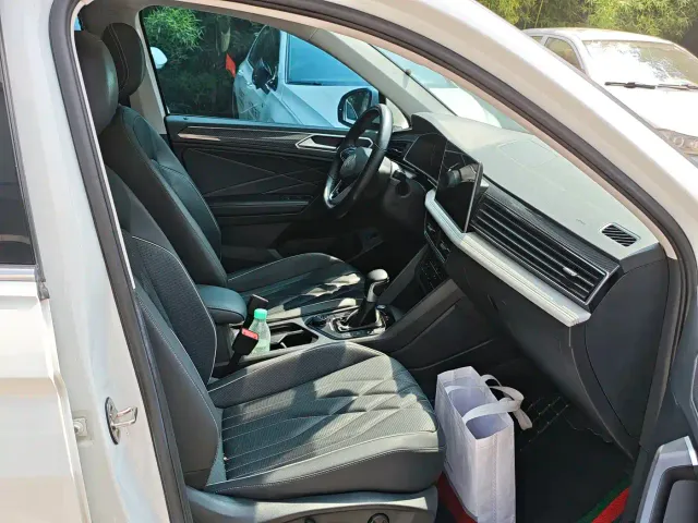 Volkswagen Tiguan L — Фото автомобиля 7