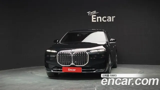 BMW 7-Series 7 серия (G70) 740i sDrive Design Pure Excellence — Фото автомобиля 3