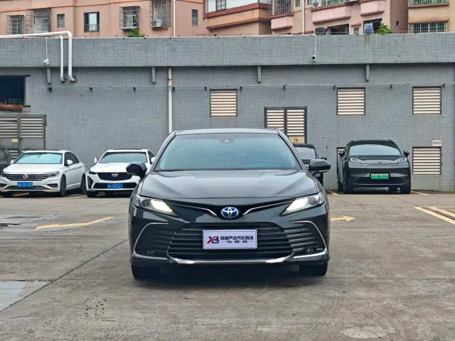 Toyota Camry — Фото автомобиля 2