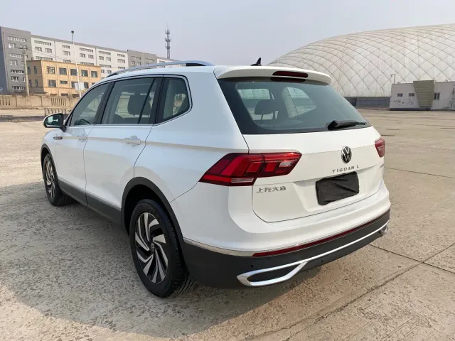 Volkswagen Tiguan L — Фото автомобиля 6