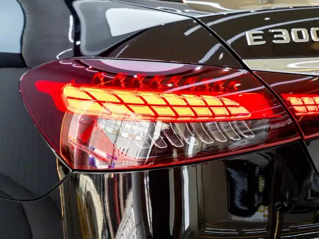 Mercedes-Benz E-Class — Фото автомобиля 9