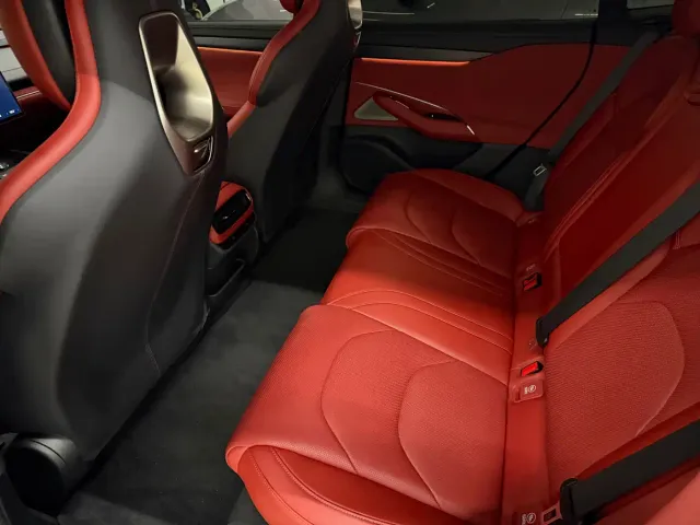 Xiaomi Auto Xiaomi SU7 2024 AWD Extended Range Advanced Smart Driving Max Edition — Фото автомобиля 8