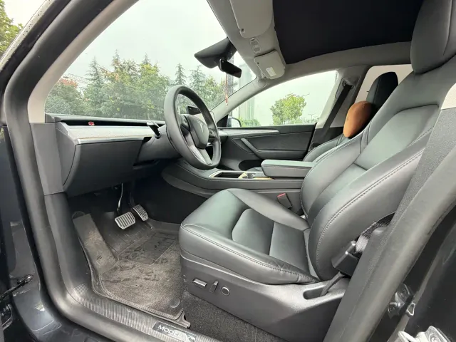 Tesla Model Y — Фото автомобиля 4