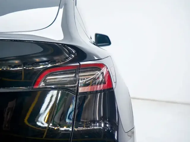 Tesla Model Y 2022 Facelift Rear-Wheel Drive Version — Фото автомобиля 10