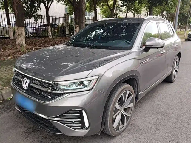 Фотография автомобиля — Volkswagen Tayron