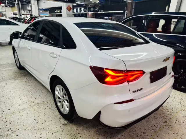 Chevrolet Monza — Фото автомобиля 18
