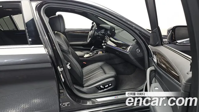 BMW 5 Series G30 — Фото автомобиля 26