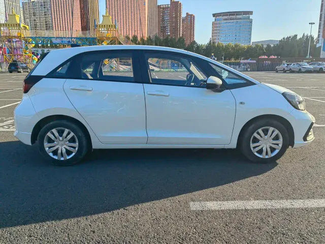Honda Fit — Фото автомобиля 8