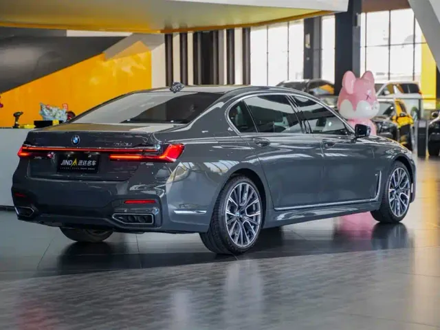 BMW 7 Series — Фото автомобиля 4