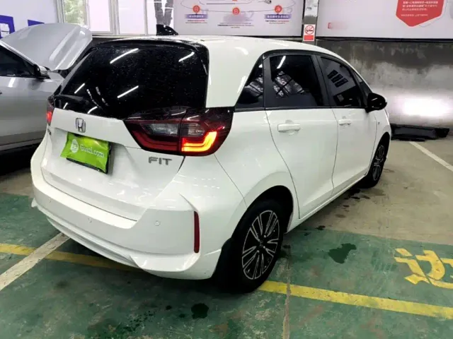 Honda Fit — Фото автомобиля 6